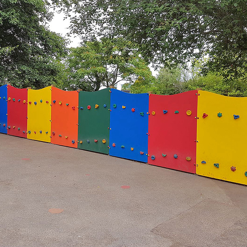 Coloured Traverse Wall